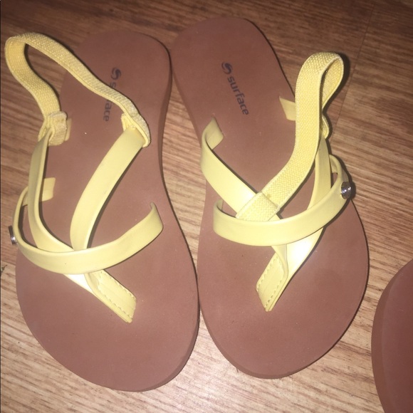 2 pairs of sandals flip flops size 9 yellow and pink - Picture 6 of 13